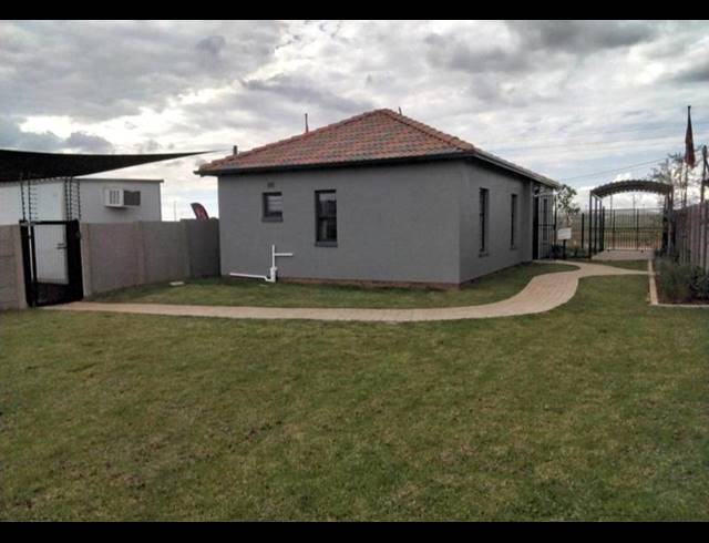 3 BEDROOM HOUSE FOR SALE IN PROTEA GLEN